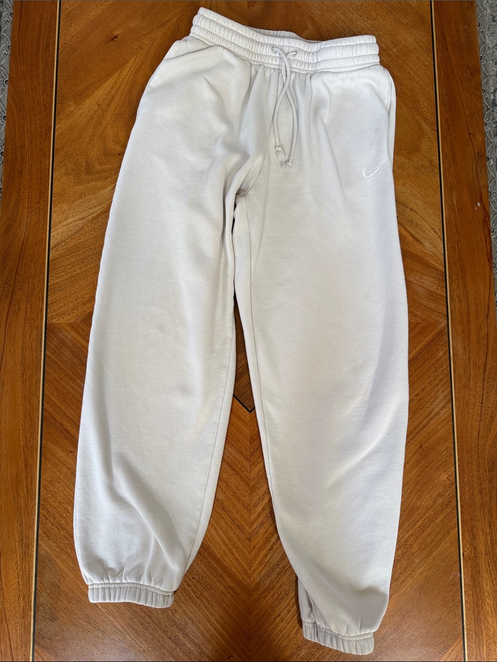 Nike Cream Fleece Joggers with Swoosh Woman’s Small